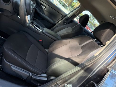 Used 2025 Nissan Sentra SV image 22