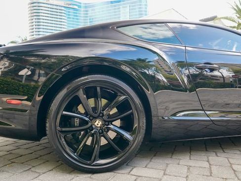 Used 2020 Bentley Continental GT V8 image 30