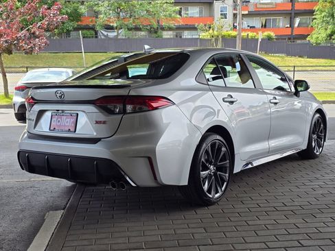 Used 2024 Toyota Corolla XSE FWD image 5