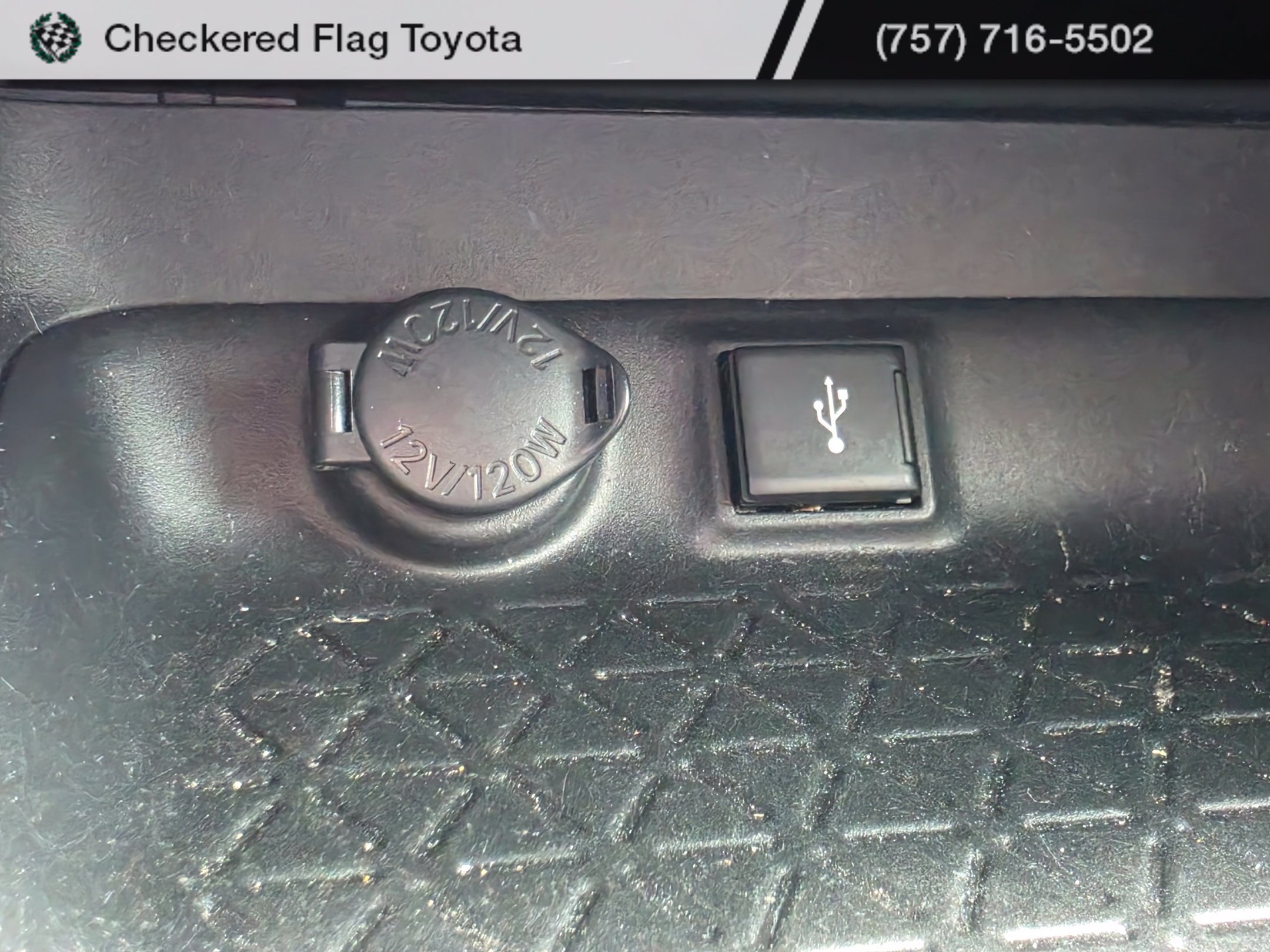 Used 2022 Toyota RAV4 XLE w/ Convenience Package AWD/4WD image 18