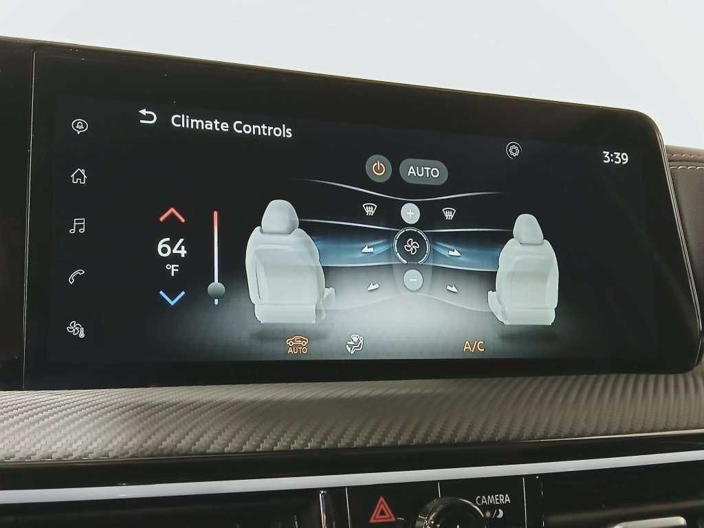 Certified 2025 Nissan Kicks SR AWD/4WD image 23