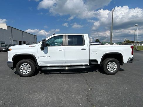 Used 2026 Chevrolet Silverado 2500 LT AWD/4WD image 3