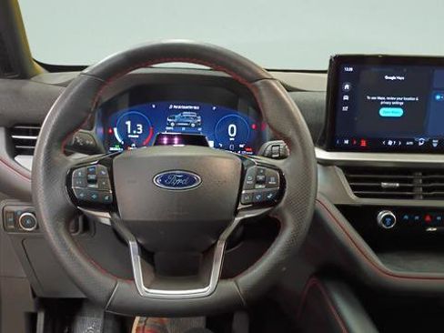 Used 2025 Ford Explorer ST-Line image 13