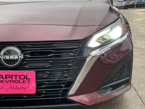 Used 2024 Nissan Altima 2.5 SV image 7