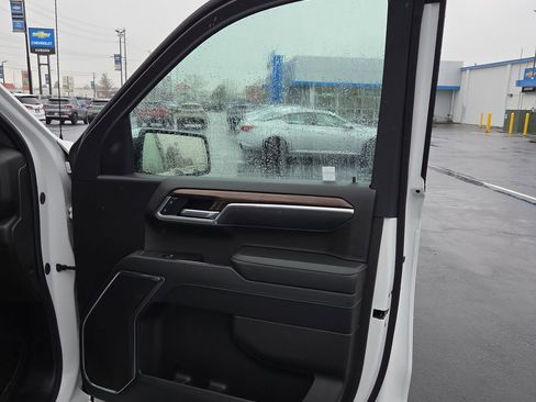 Certified 2025 Chevrolet Silverado 1500 LT image 18