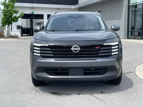 Used 2025 Nissan Kicks SR FWD image 2