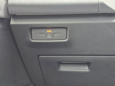 New 2026 Volkswagen Tiguan SE image 26