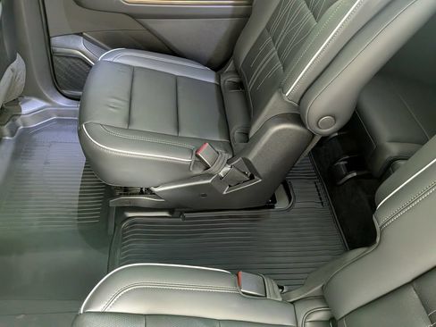Certified 2025 Buick Enclave Avenir w/ Super Cruise Package AWD/4WD image 34