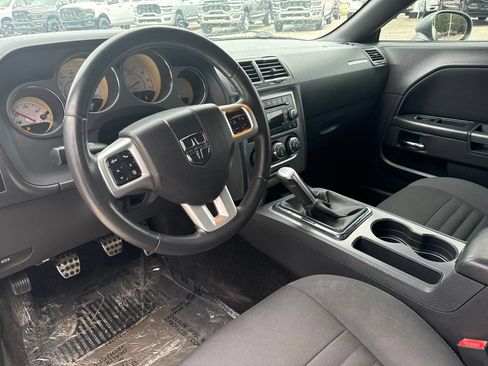 Used 2012 Dodge Challenger R/T RWD image 2