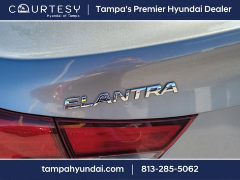 Used 2015 Hyundai Elantra SE image 26