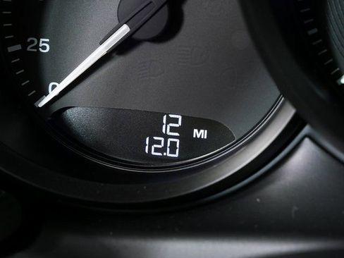 New 2026 Porsche Macan image 12