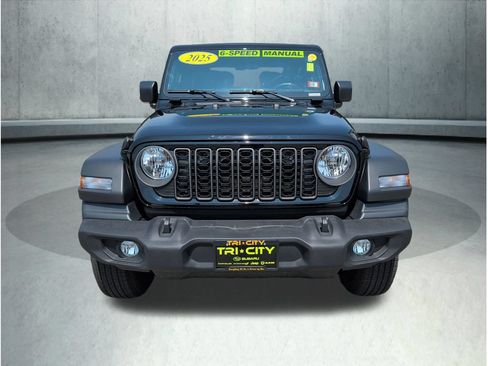 Used 2025 Jeep Wrangler Sport AWD/4WD image 11