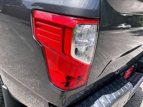 Used 2023 Nissan Titan SV w/ SV Convenience Package RWD image 20