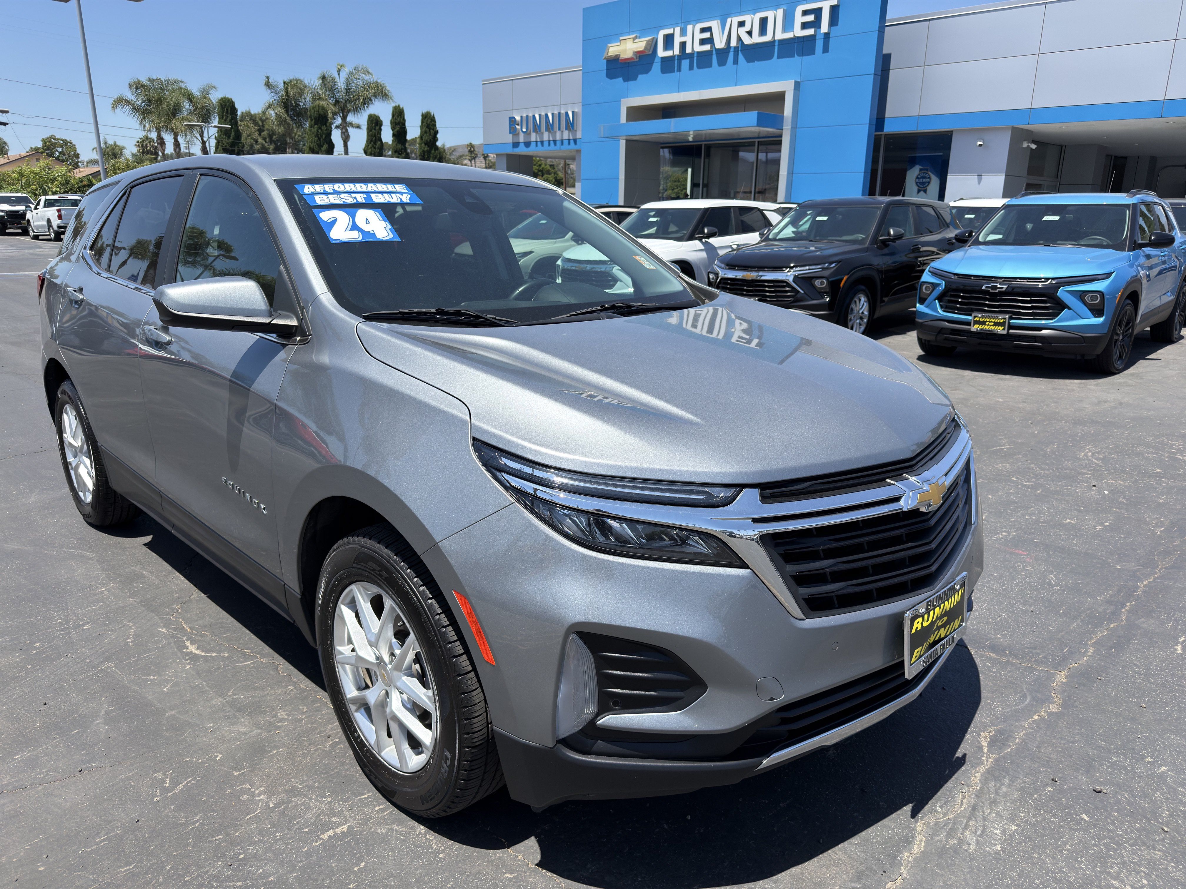 Used 2024 Chevrolet Equinox LT AWD/4WD image 2