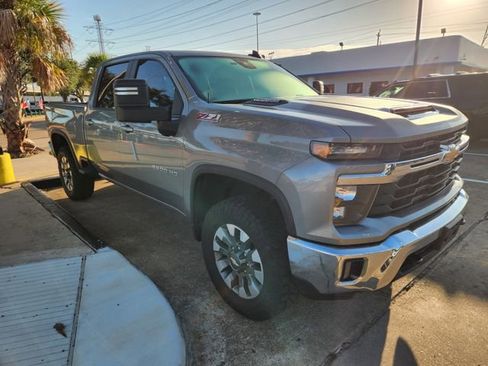Used 2025 Chevrolet Silverado 2500 LT AWD/4WD image 1