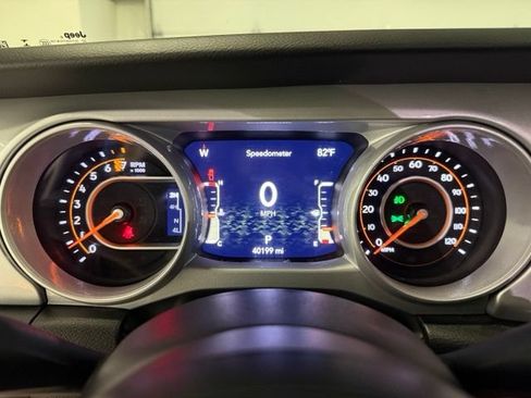 Used 2022 Jeep Gladiator Sport AWD/4WD image 13