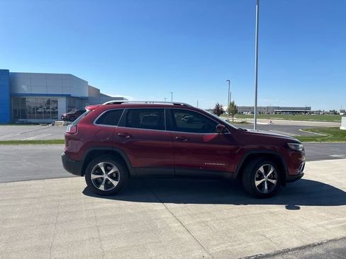Used 2019 Jeep Cherokee Limited AWD/4WD image 2