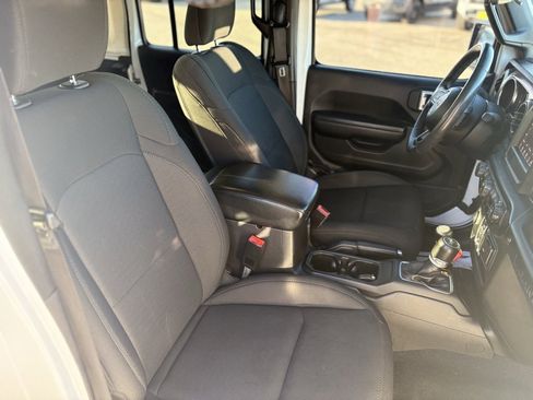 Used 2019 Jeep Wrangler Unlimited Sport S image 16