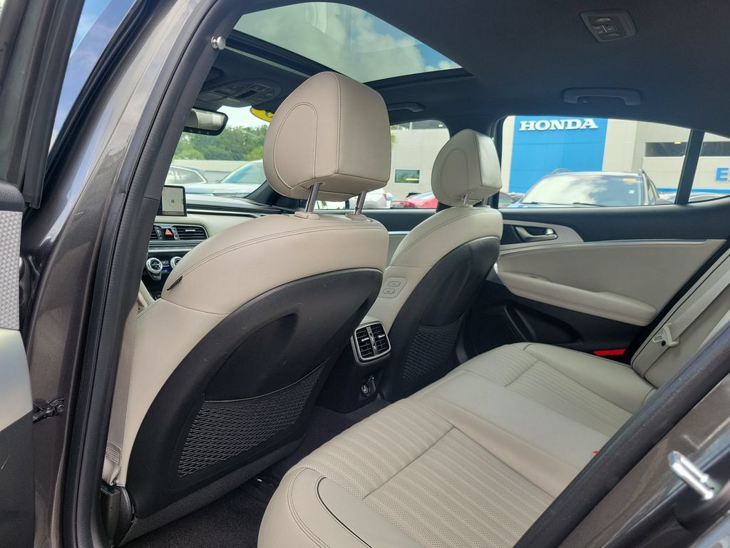 Used 2023 Genesis G70 2.0T w/ Sport Prestige Package RWD image 13