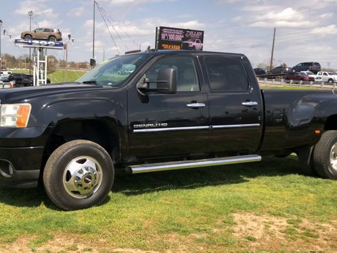 Used 2013 GMC Sierra 3500 Denali image 3