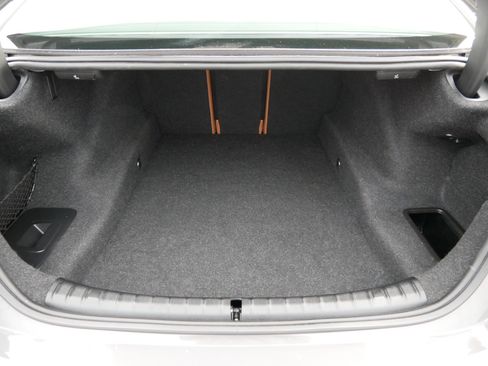 Used 2022 BMW 530i xDrive 530i xDrive w/ M Sport Package image 18