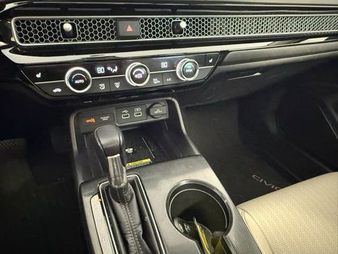 Used 2022 Honda Civic Touring image 22