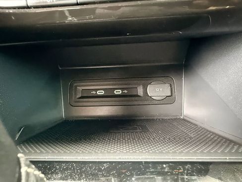 Used 2022 Volkswagen Atlas Cross Sport SE image 23