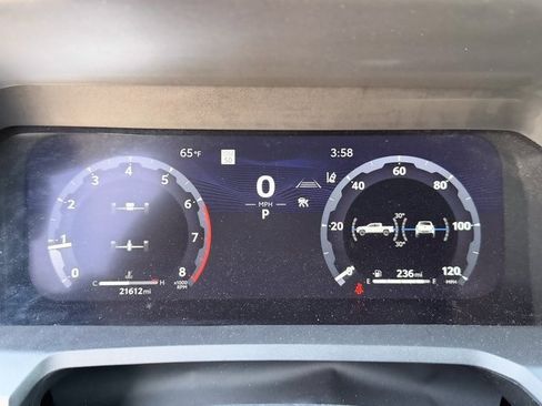 Used 2025 Toyota Tacoma TRD Off-Road image 11