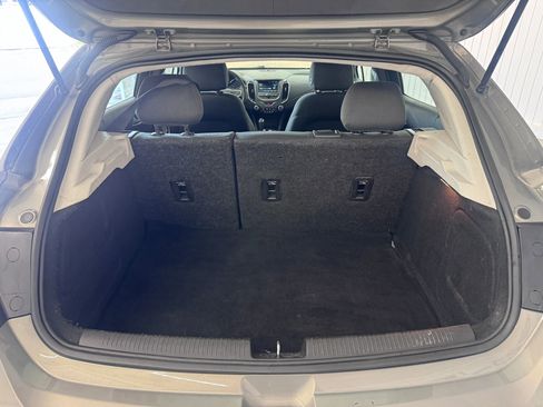 Used 2018 Chevrolet Cruze LT w/ Convenience Package FWD image 13
