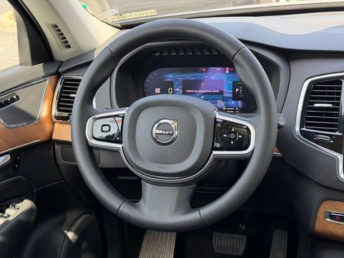 Certified 2025 Volvo XC90 T8 Plus AWD/4WD image 24