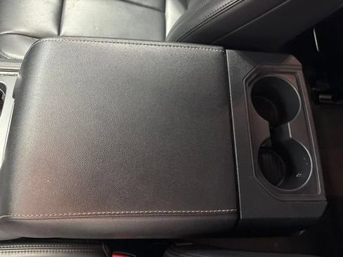 Used 2024 Ford Expedition XLT RWD image 28