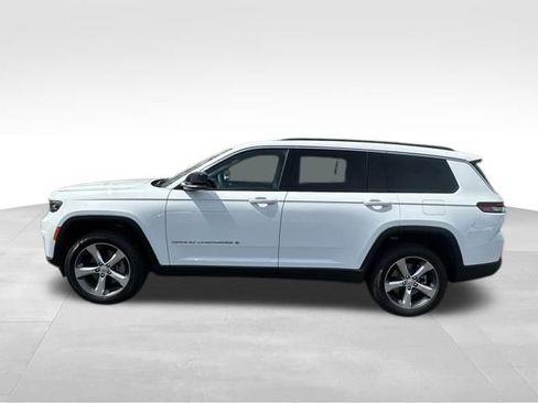 Used 2025 Jeep Grand Cherokee L Limited image 3