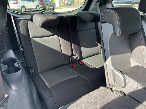 Used 2018 Nissan Pathfinder SV AWD/4WD image 19