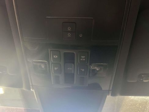 Used 2023 Volkswagen Tiguan SE R-Line image 30