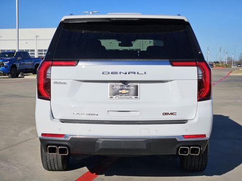 Used 2025 GMC Yukon XL Denali image 7