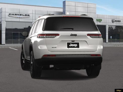 New 2025 Jeep Grand Cherokee L Altitude image 35