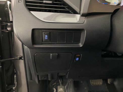 Used 2019 Toyota Sienna SE image 23