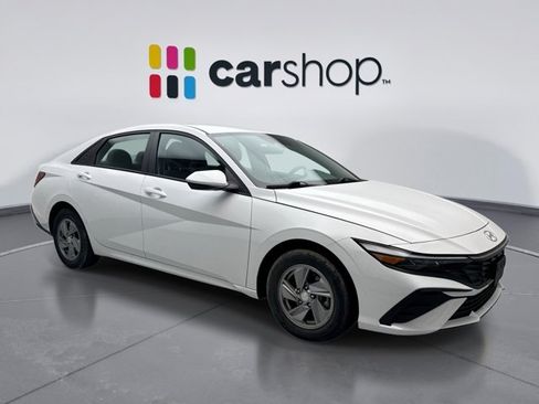Used 2024 Hyundai Elantra SE FWD image 7