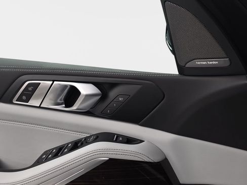 New 2026 BMW X5 xDrive40i w/ M Sport Package image 27