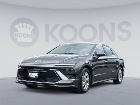 Used 2026 Hyundai Sonata SE FWD image 1