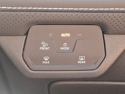 New 2026 Volkswagen Atlas SE image 14