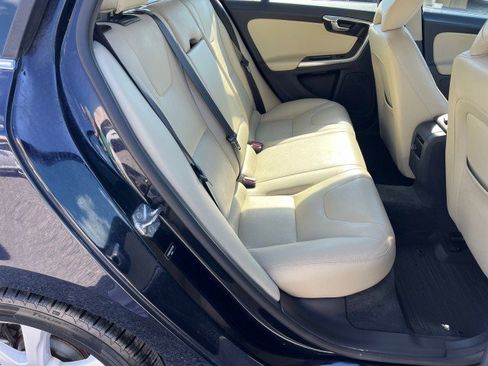 Used 2017 Volvo V60 T5 Premier w/ Convenience Package FWD image 17
