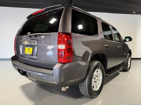 Used 2011 Chevrolet Tahoe LT w/ Luxury Package RWD image 3