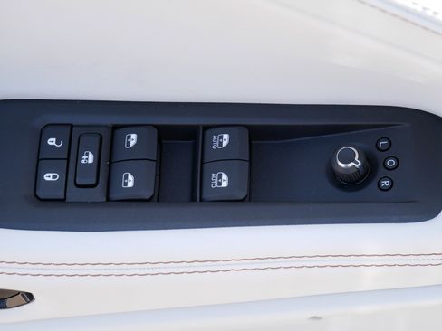 New 2026 Jeep Cherokee Limited AWD/4WD image 13