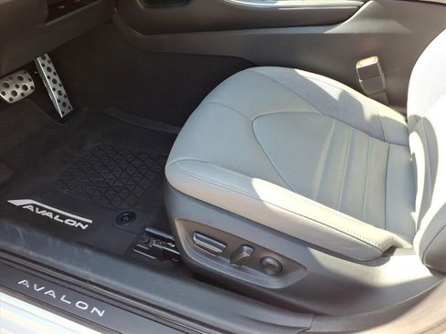 Certified 2020 Toyota Avalon XSE w/ All Weather Liner Package image 15