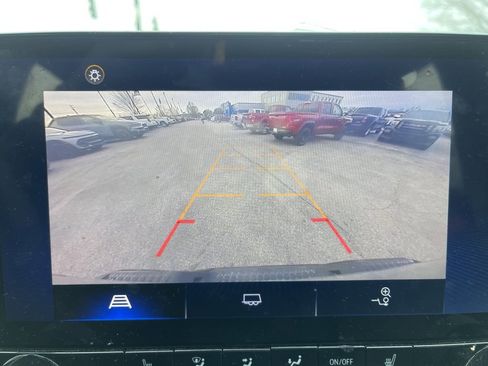 Used 2023 Chevrolet Colorado Z71 w/ Z71 Convenience Package 2 image 13