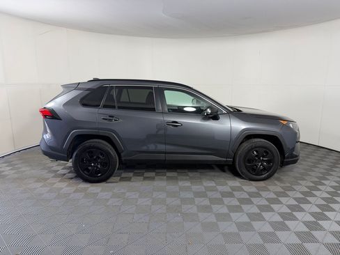 Used 2021 Toyota RAV4 LE FWD image 8