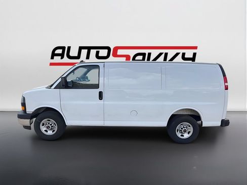 Used 2025 Chevrolet Express 2500 w/ Driver Convenience Package RWD image 4