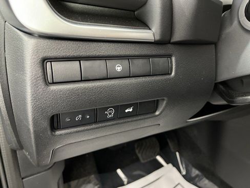 Used 2026 Nissan Rogue SV FWD image 26