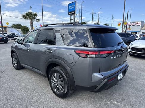 Used 2025 Nissan Pathfinder SV FWD image 5